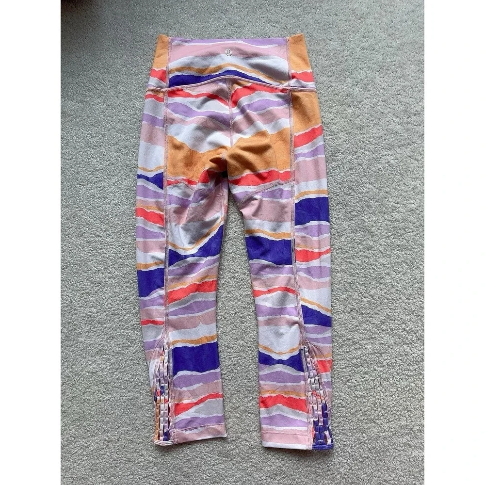 Lululemon True Self Crop Womens Leggings Size 6 Bleacher Stripe White Iris